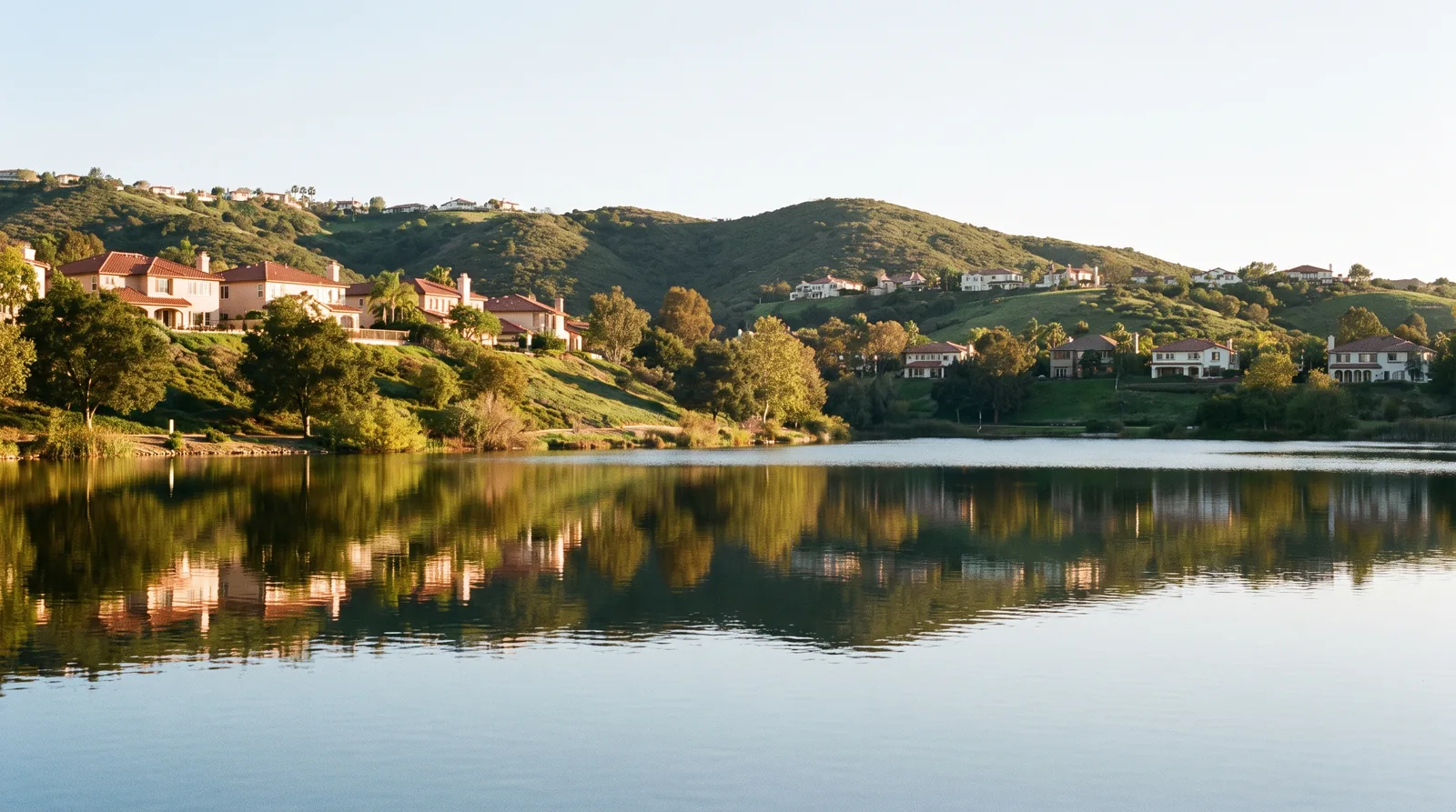 Lake Mission Viejo with hillside homes behind it
